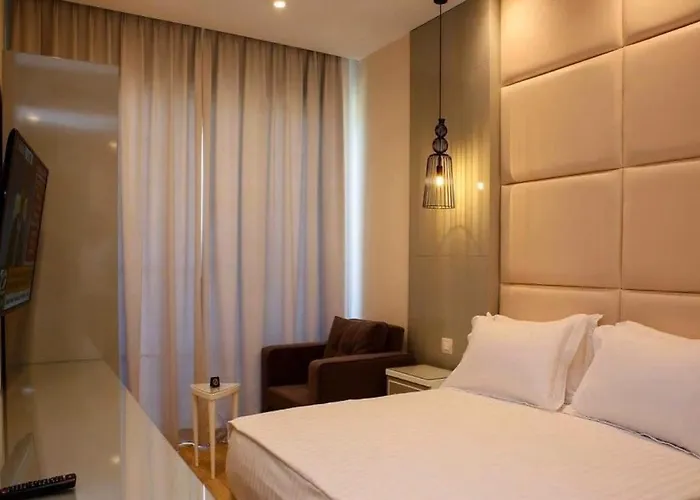 Deluxe King Room